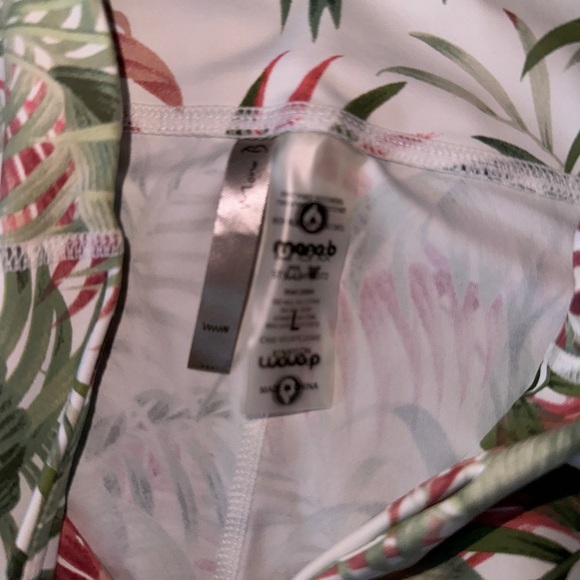 Workout Outfit - Picture 8 of 10